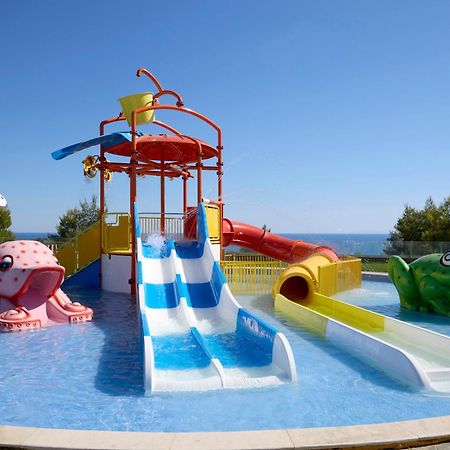 Ajul Luxury Hotel & Spa Resort, A Registry Collection Hotel Ajía Paraszkeví Kültér fotó